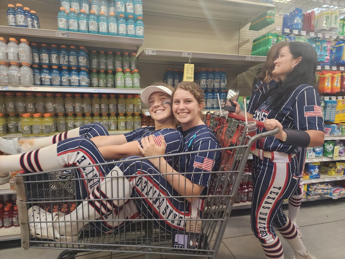 TexasUnitedFP's tweet photo. 2 Dingers, 3 Wins, an HEB BBQ Run and now we're in the Semi's @MayaKhabbaz2023 @BFrelke @gruell_jazz https://t.co/dZwTtMYsGF
