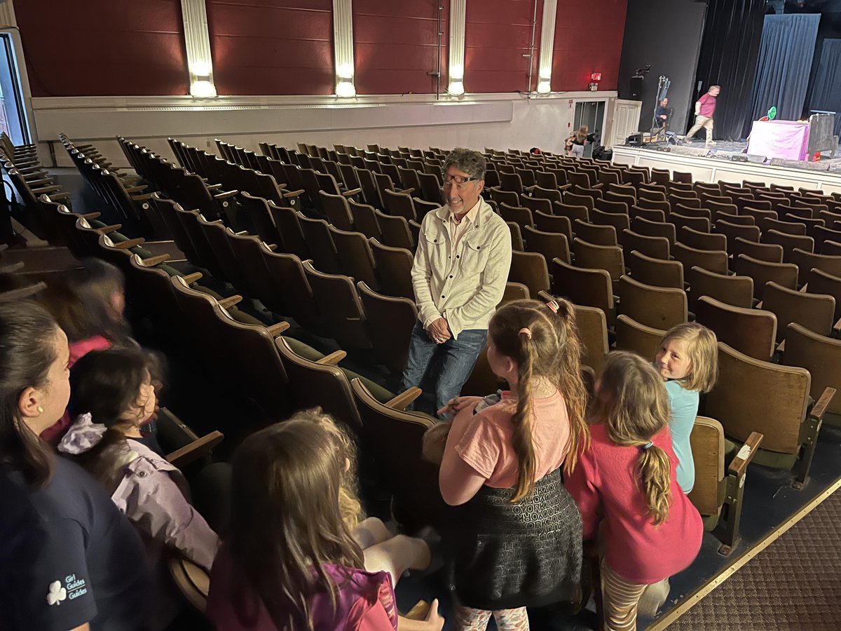 The 1st Windsor Forks and 1st Brooklyn Sparks Embers has a fantastic time at the Mermaid Theatre of Nova Scotia's production of It's OK to be Different by Todd Parr! They got to pose all kinds of questions to the author and puppeteers <3