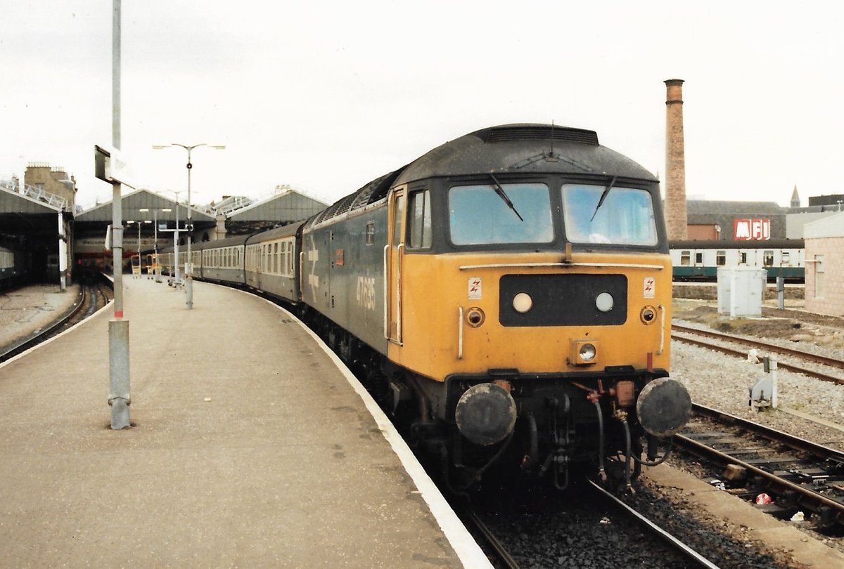 Inverness Station 13th September 1988
British Rail Class 47/4 diesel loco 47635 'Jimmy Milne' awaits departure with an Aberdeen service
The large logo Duff made it in to preservation and is still around today
#BritishRail #ScotRail #Inverness #trainspotting #Class47 #Aberdeen 🤓