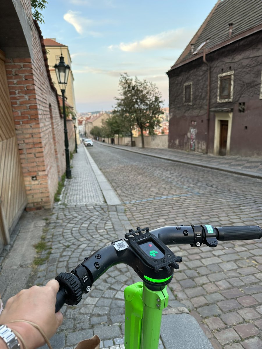 Rebeca Huddle tweet media