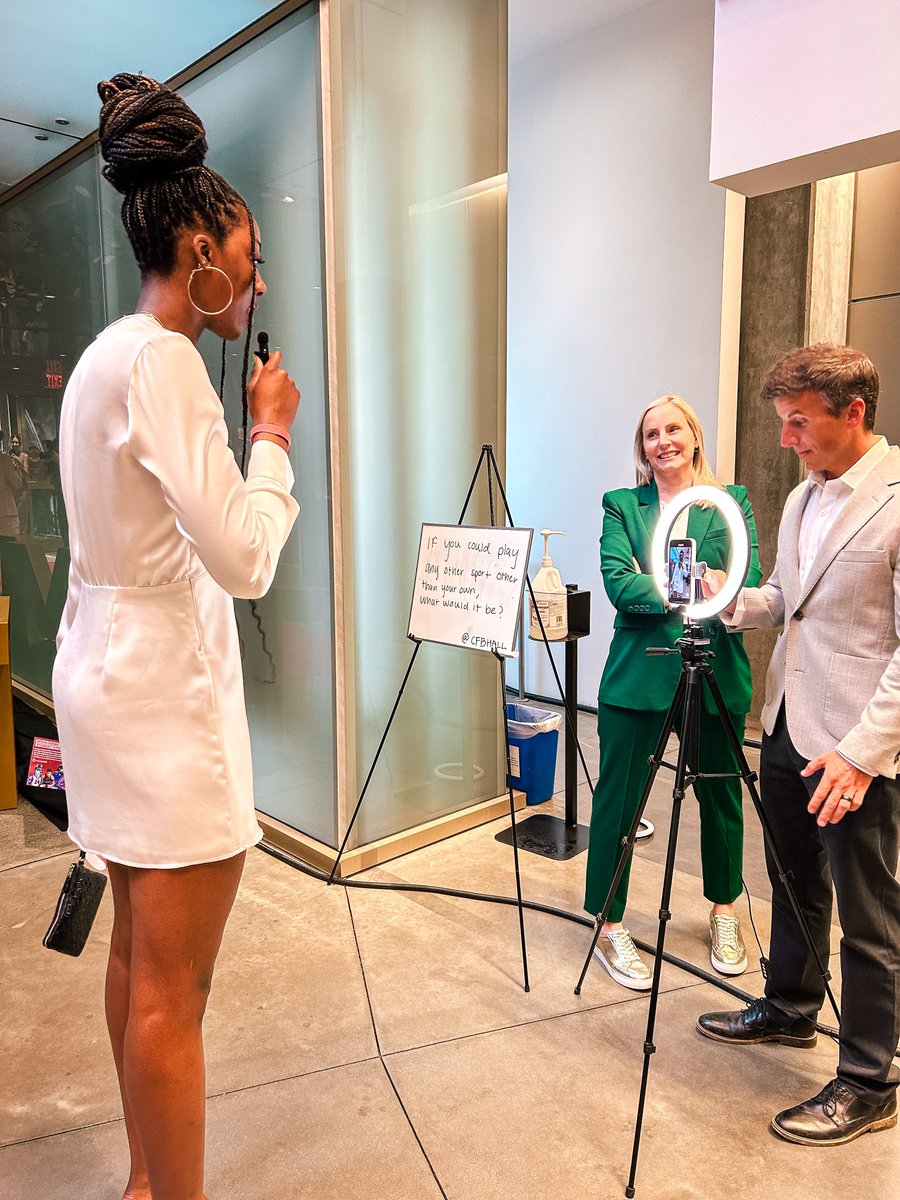UWBadgers's tweet image. Showed up on the red carpet - ready to show up and study up on some personal development ✨💯

Learning more about NIL Education and Personal Development this weekend at the #NILSummit in Atlanta!