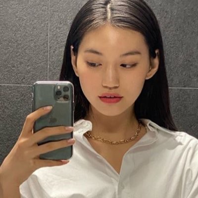 ioimp3's tweet photo. by a bunch of people who cant even name her but you gotta give it to her, that's a FACE https://t.co/pWpZlFBKo2