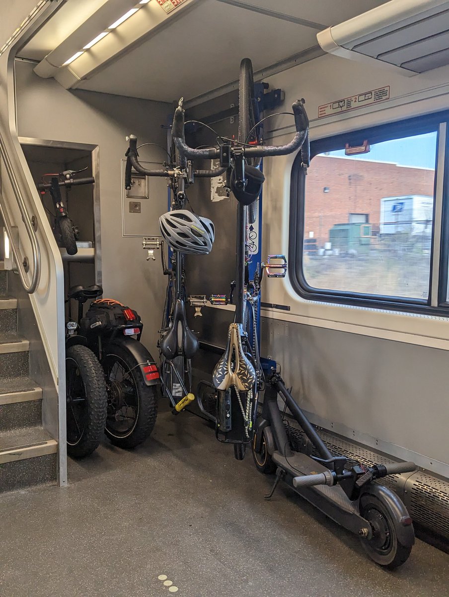 ixakRubicon's tweet photo. I would like to fully endorse this thread as someone who not only rides an #ebike to an office in DC, but also as someone who commutes to an office in DC from #Baltimore via the #MARCTrain using a folding ebike (while wearing a suit). https://t.co/rk684RMCcY