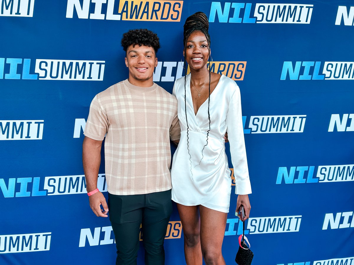 UWBadgers's tweet image. Showed up on the red carpet - ready to show up and study up on some personal development ✨💯

Learning more about NIL Education and Personal Development this weekend at the #NILSummit in Atlanta!