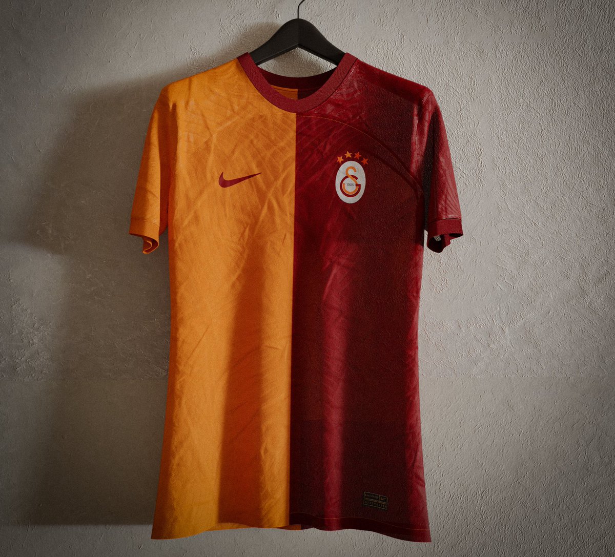 Fenerbahçeyi 3 - 0 yenmemizin şerefine 2 adet yeni sezon Toreira forması hediye ediyorum
Yapman gereken bu twiti beğenip beni takip etmen

Bol şans 🤞