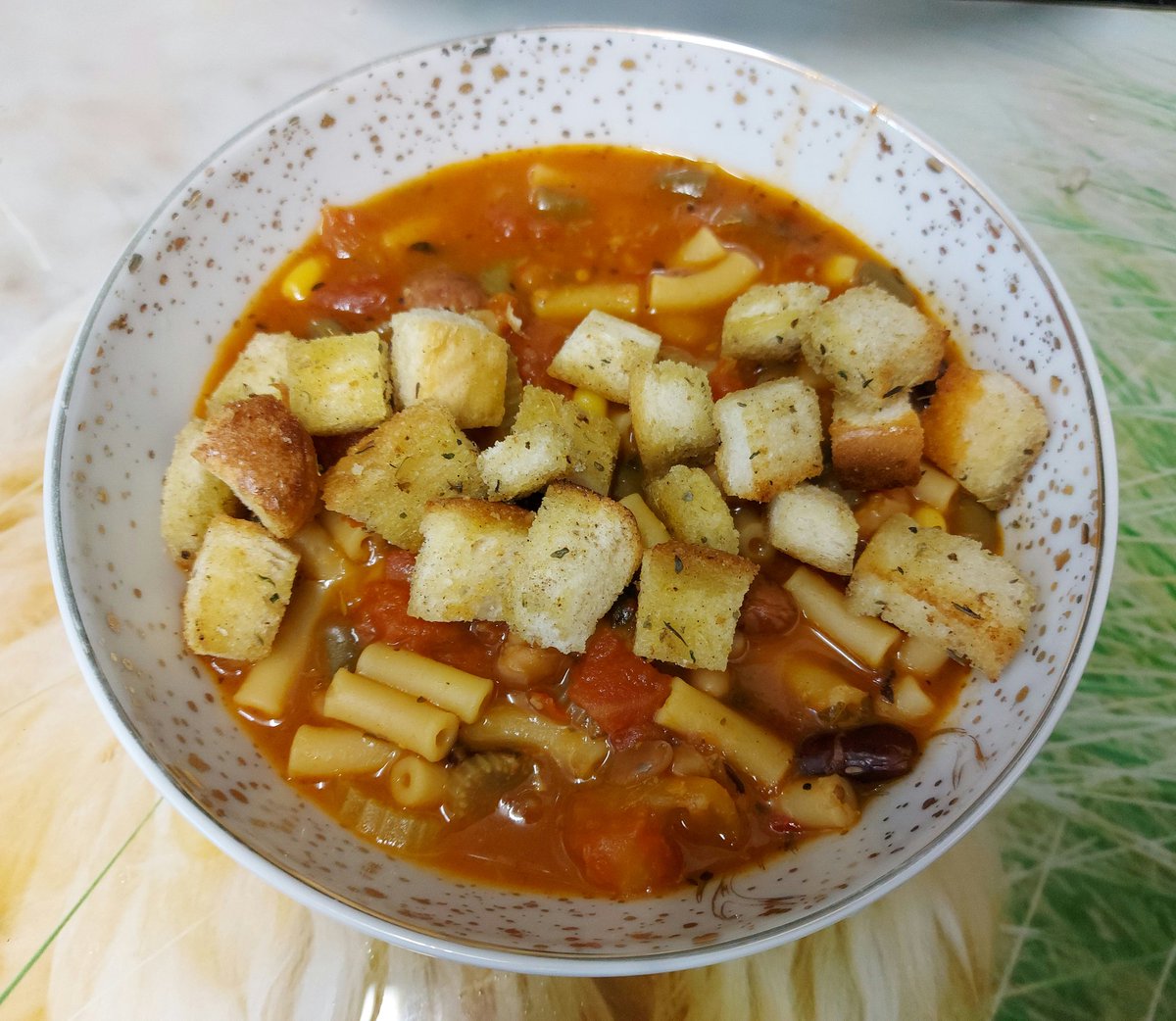 A bowl 🥣 of homemade gorgeousness 🥰❤️🤤😋🌱

#vegan #veganfood #homemade #plantbased #madewithlove #eatgoodfeelgood #peacestartsonyoyrplate #sundaydinner #whatveganseat