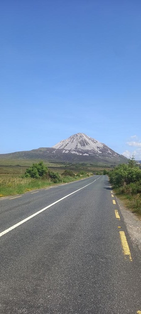 Mt Errigal looks stunning this afternoon in the Summer sun,#SummerVibes #donegal #BankHolidayWeekend