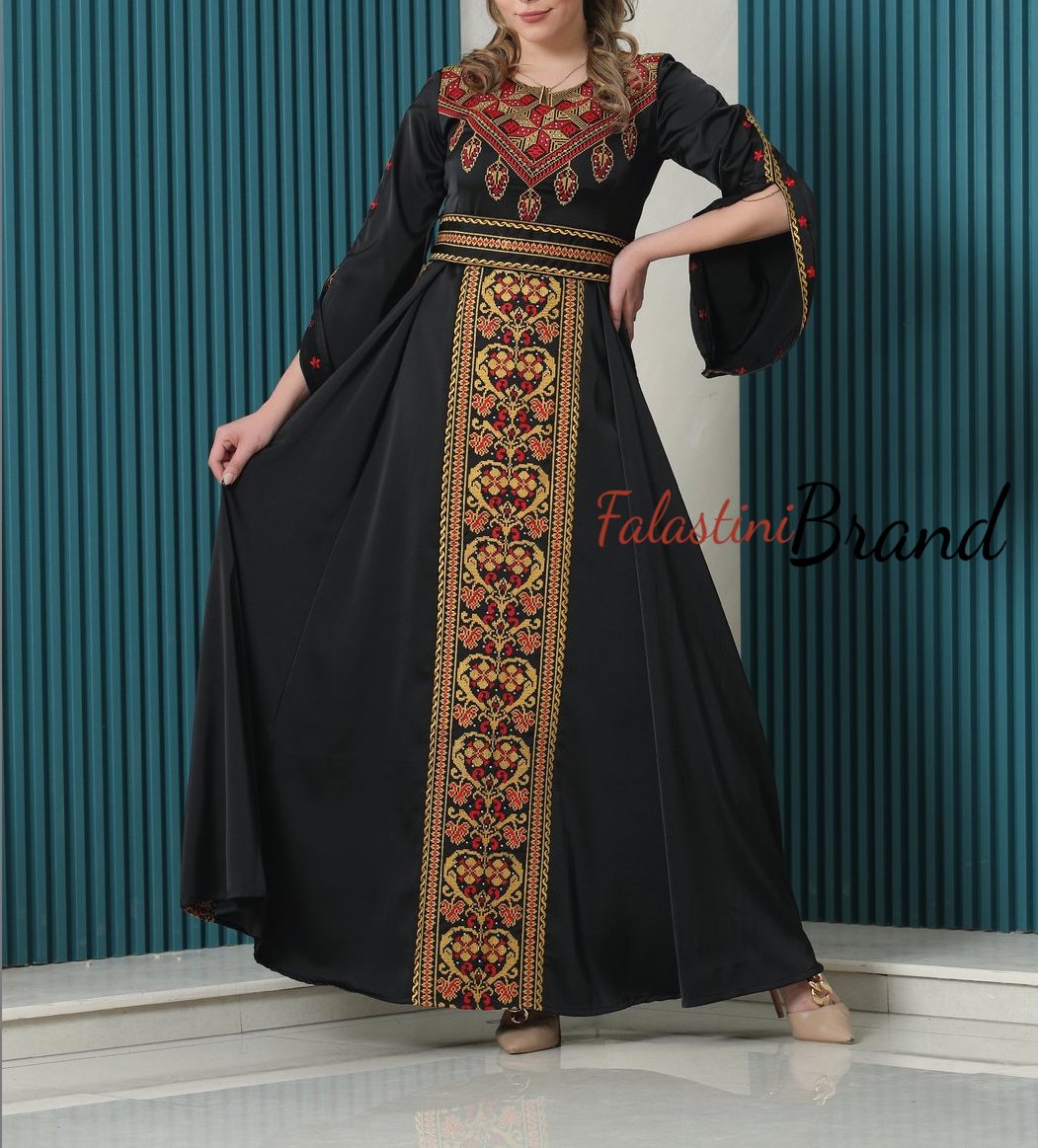 FalastiniB's tweet photo. Gorgeous Black Satin Dress With Golden Embroidery https://t.co/n04pu3RSIs https://t.co/ApHoffFRns