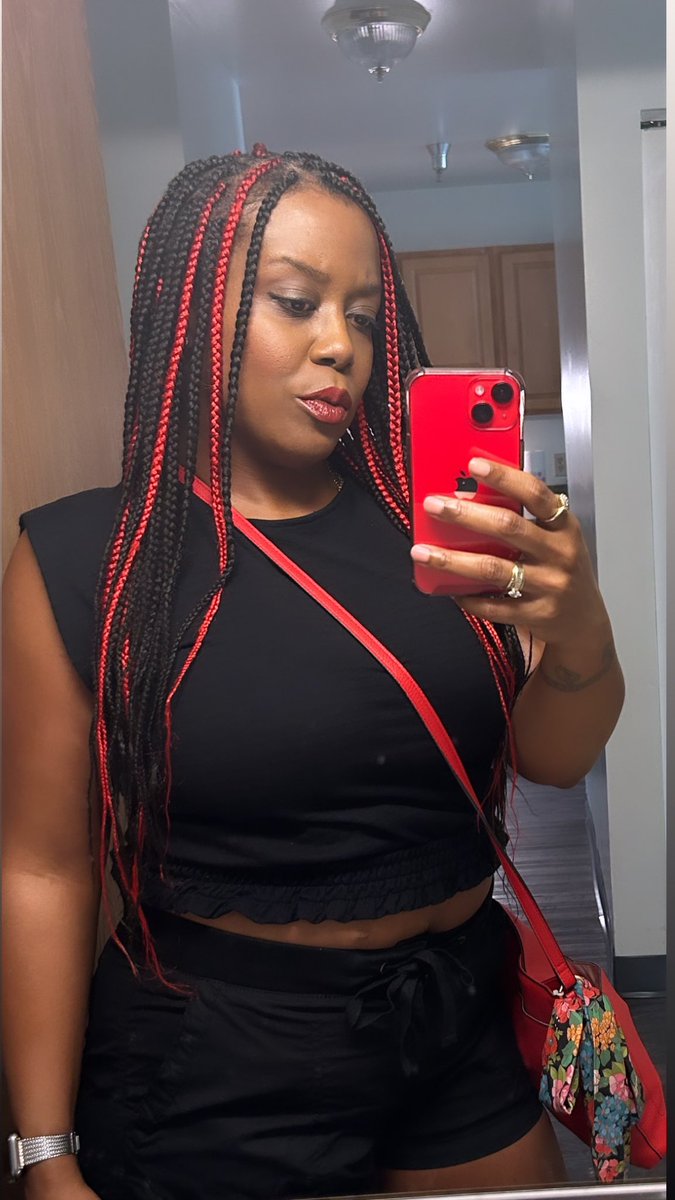 missesluvjones's tweet image. Catch me outside. #FreeSpace 🌹🖤