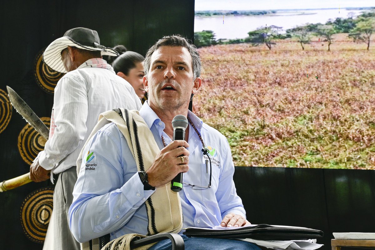 “El #BancoAgrario facilita el acceso al crédito de los campesinos con la reducción de tasas y flexibilización de los requisitos”: <a href="/eduardocarlos75/">Eduardo Carlos Gutiérrez</a>, vicepresidente de Banca Agropecuaria del #BancoAgrario, en celebración del Día del Campesino, Majagual, Sucre.
#PolaciónCampesina