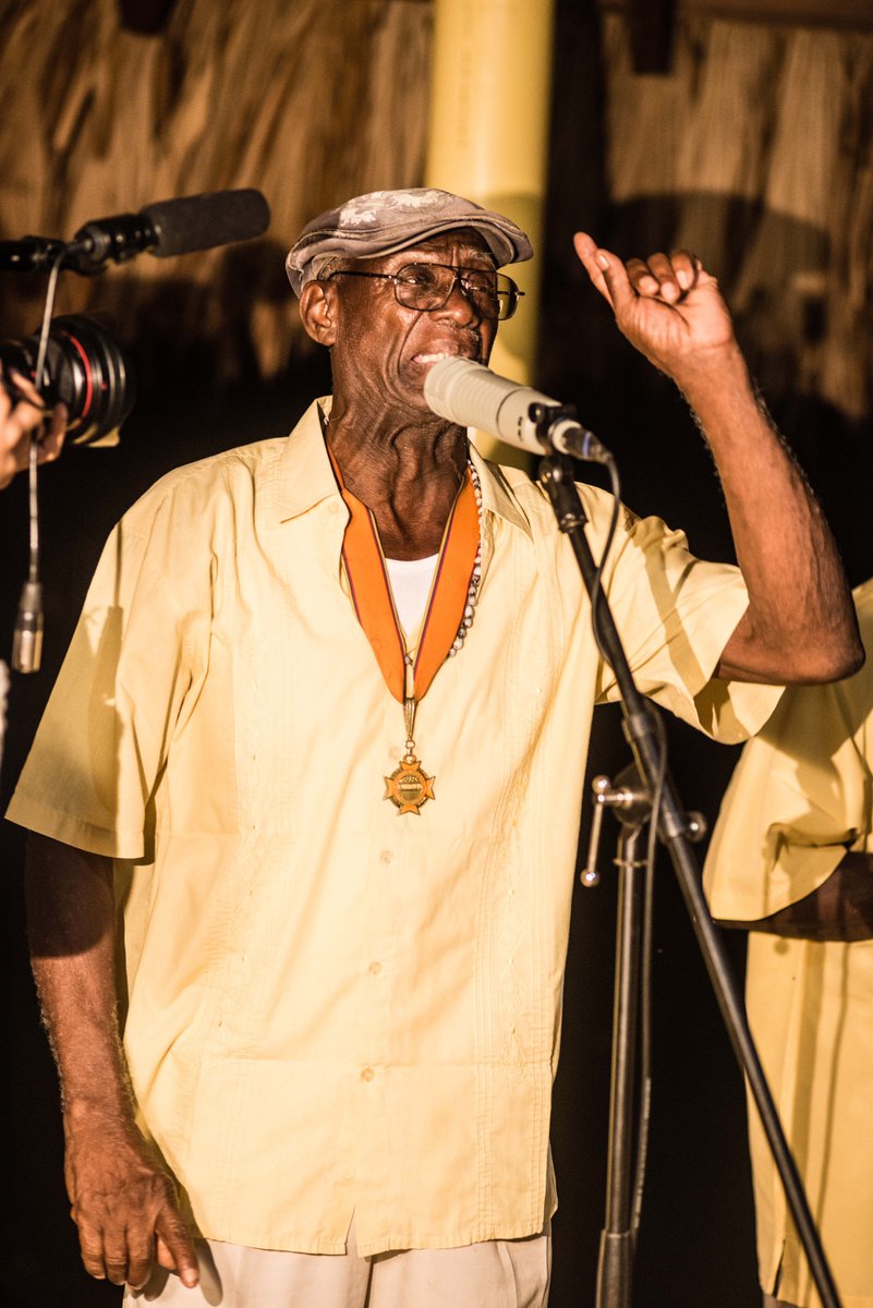 PALENQUERECORDS's tweet image. Homaneja a
rafael cassiani cassiani
a un año de tu viaje sideral 
el sexteto tabala sigue pa lante
llevando tu legado al mundo 

open.spotify.com/album/7yEGfovo…