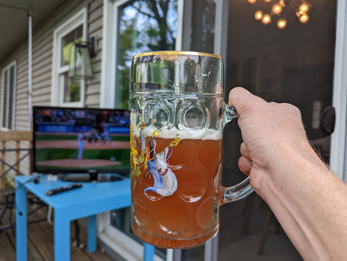 Start with a stein, end with a broom.

#whitesox #108ing
