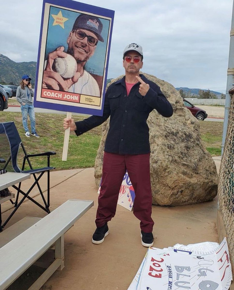 NEW/OLD

Robert Downey Jr participando do campeonato de baseball do Exton em Malibu!