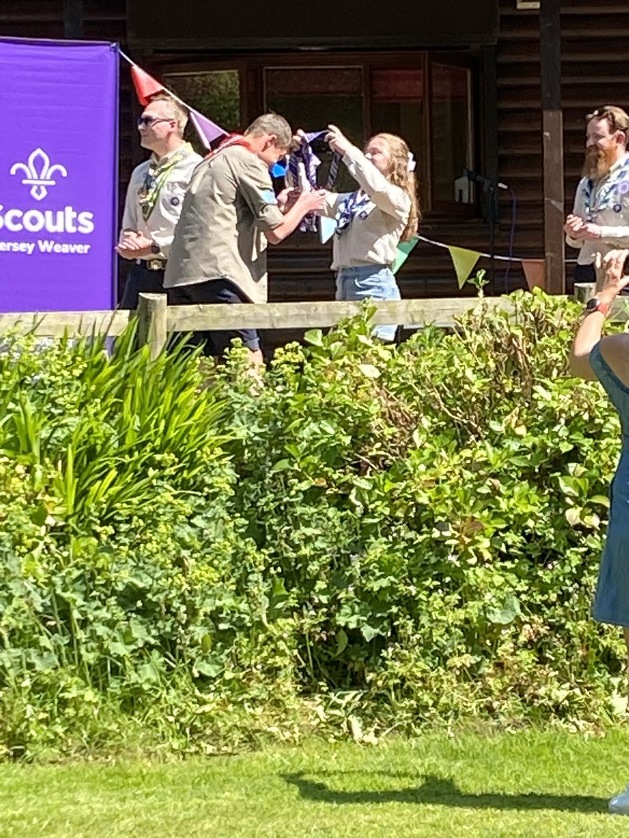 Grace_Scouting's tweet image. Today we gave 2 more members of the #YST their neckers.  #YST #MWYST @merseyweaver