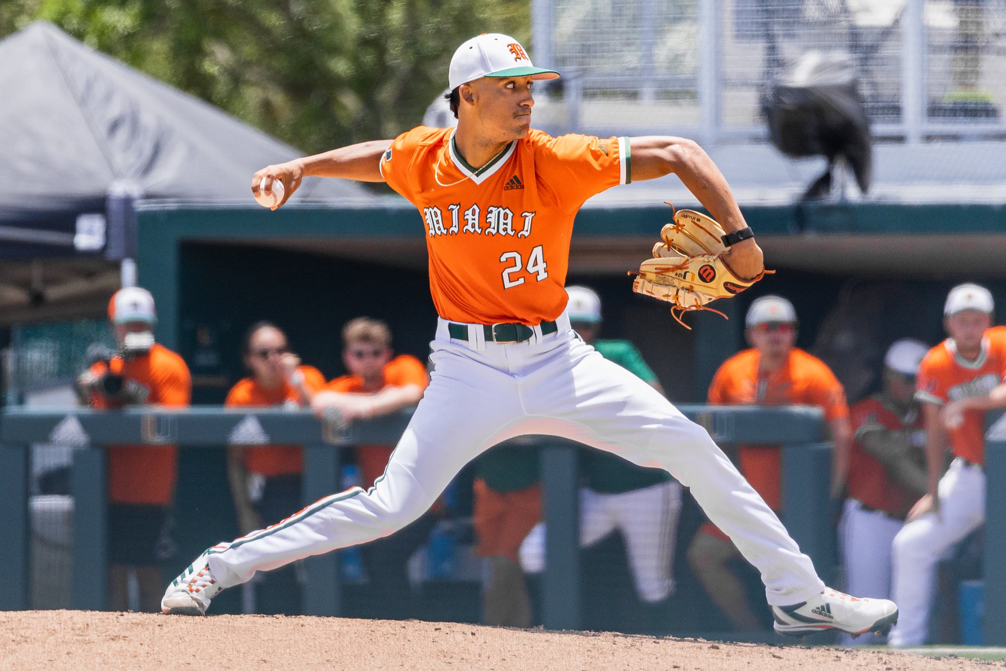 Miami Hurricanes Baseball on X: Pipo pitched his tail off 😤 4⃣ IP, 2⃣ H, 2⃣ ER