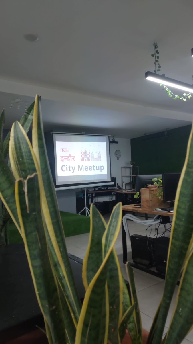 Anushka__Saxena's tweet image. Attended my first-ever Community Meetup #HackThisFall Indore today🤩   
Gonna share my #HTFLearnings here soon😎
Loved the people, the talks n the Vibe 💯 #HTFIndore