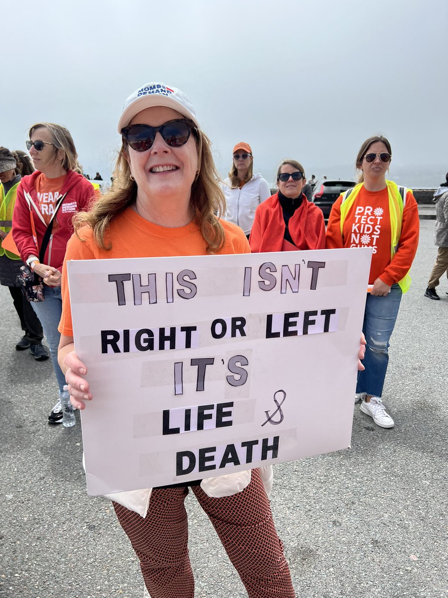 susankarp's tweet photo. "Not only can we make a difference but we must make a difference." Enough. #Momsdemand #WearOrange  #caleg https://t.co/8NQXuWkAh2