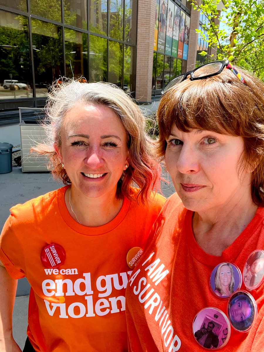 Tara &amp; I #WearOrange bcuz we separately survived hell on earth. She ran 4 her life @ #Route91 #LasVegas shooting, my fam hid while stalked by killer for 245 days. We're gun owners-&amp; the unthinkable still happened 2 us. It can hppn 2u2. #GunSenseNow <a href="/Everytown/">Everytown</a> <a href="/MomsDemand/">Moms Demand Action</a>