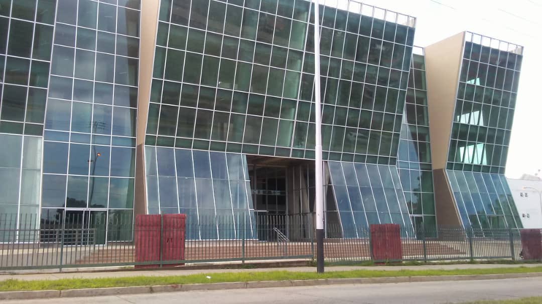 Nestorosp's tweet image. Agradezco cualquier información que puedan brindarme sobre este proyecto:
*CC SAN DIEGO Mini tiendas
*CONSTRUCTORA BANIN, C.A.
*GRUPO FERNANDEZ
Ubicado en San Diego, estado Carabobo.
¿Se robaron los reales? ¿Van a entregar los locales? ¿Cuándo? ¿Existe algún grupo de