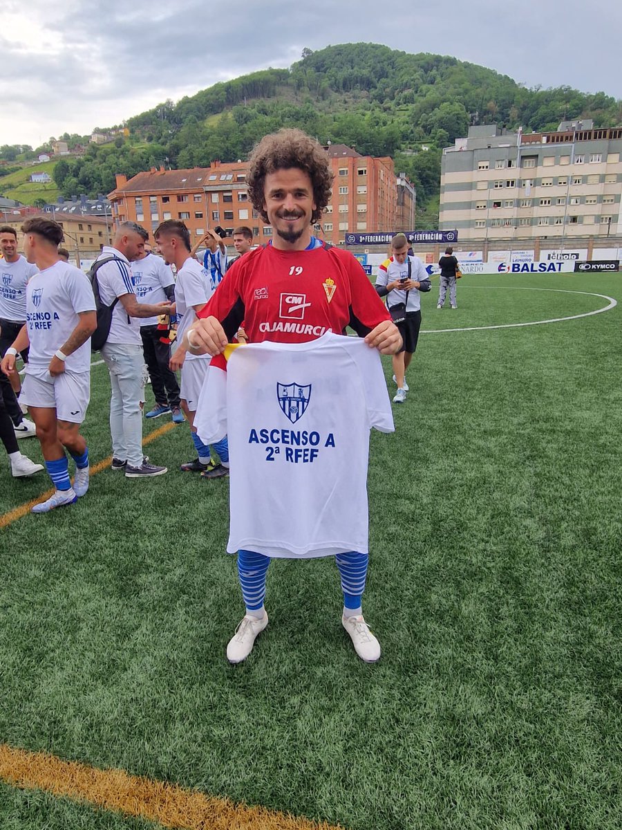 Pues ya estaría...🔵⚪️
SOMOS DE 2.ª RFEF 
Otro objetivo cumplido ❤️🍀