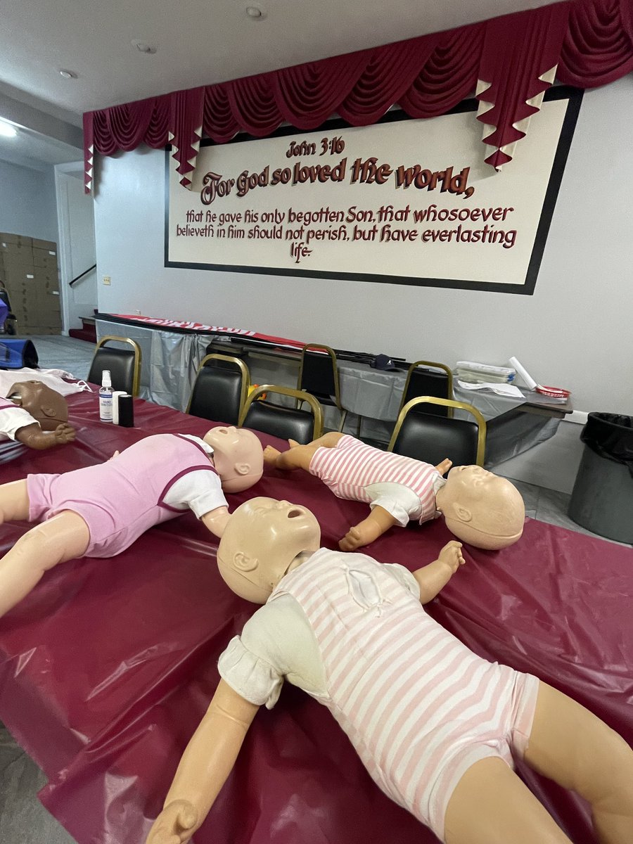 And again, another day teaching a congregation on bystander CPR 😊 along with Stop the Bleed 💪 

Invest in the community and their health!