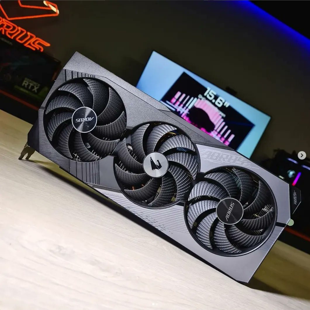 AORUS RTX 4070Ti MASTER! The WINDFORCE cooling system on this bad boy keeps it nice and cool for whatever you need it to do! ✨

See it here! 🛒  aorus.shop/AORUS-4070Ti-M…

📸: @‌gwolf.pe

#AORUS #GIGABYTE #Gaming #RTX4000