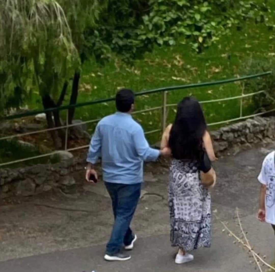الزبوك مازن الزيدي  في البنان 🤔
المشكلة هذا النذل المنحط يحدد معالم المذهب ويتكلم بالتقليد وماذا ويتهجم على الصدريين !!..ويحدد الاجتهاد والعمل الشرعي من العمل الباطل
سبحانك اللهم اني شامت 😅