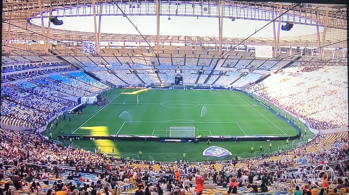 alexcrfla's tweet photo. NOSSA O MARACANÃ TÁ VAZIO, QUEM PODERIA IMAGINAR???

HAHAHAHAHAHAHAHAHAHAHAHAHAHAHHAHAHHAHA

torcida do Bragantino jogou alguém do viaduto tambem é? 

a torcida do Fluminense é uma VERGONHA https://t.co/SIg23cLfkb
