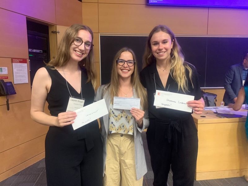 Honoured to have been awarded a #CongressGraduateMeritAward from @CCA_ACdC for my paper “Analyzing Smartphones As Persuasive Technologies: A Rhetorical Framework”! Congrats to Lauren Knight (also CGMA) and Emily Blyth (Best Student Paper) as well 😊 #Congressh #allsmiles