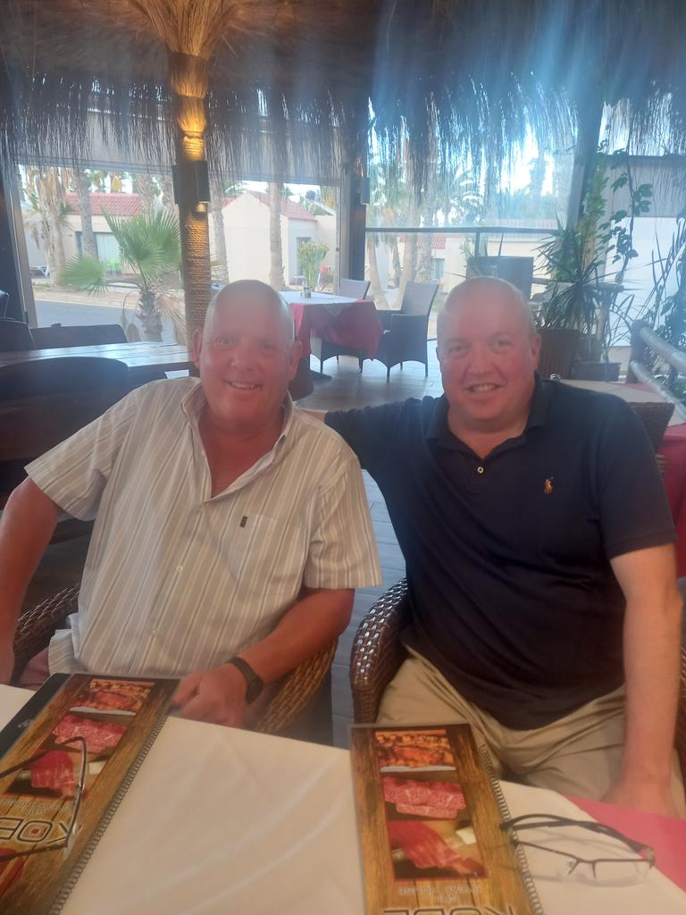 Amazing who you can bump into on holiday 🍻 🏴󠁧󠁢󠁳󠁣󠁴󠁿 #Fuerteventura