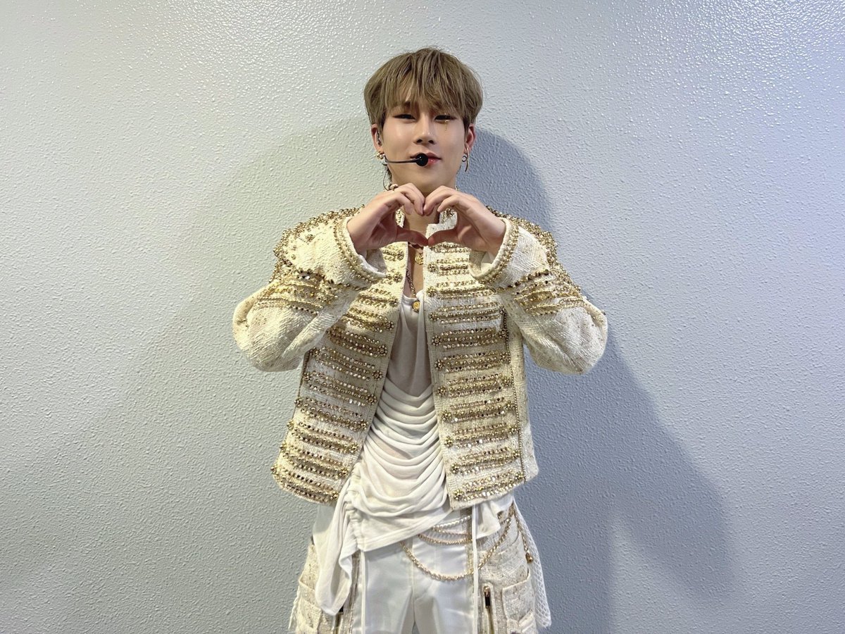 We are so proud of you honey!! We love you!! 🥹💙💙

#JOOHONEY <a href="/OfficialMonstaX/">몬스타엑스_MONSTA X</a>