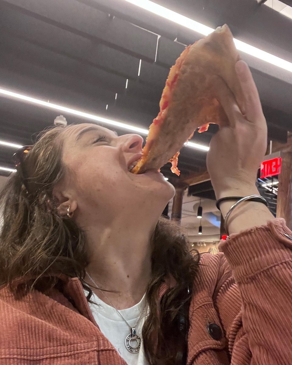 juliafmorgado's tweet image. My face when there’s pizza at NYC Code &amp;amp; Coffee 😋🍕

Thanks for providing it @appwrite!

Also watched a great talk about #awsamplify by @ErikCH 💻