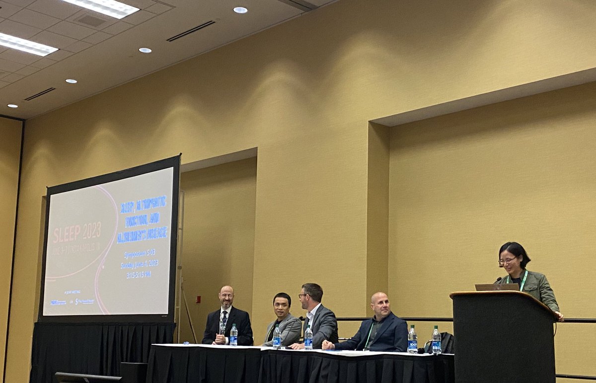 The room is packed

#sleep #glymphaticsystem and #Alzheimers disease 

CSF movement through solid brain tissue- ACTIVE process helped by glia ≠ CSF macroflow?

#SLEEP2023 @AASMorg @ResearchSleep