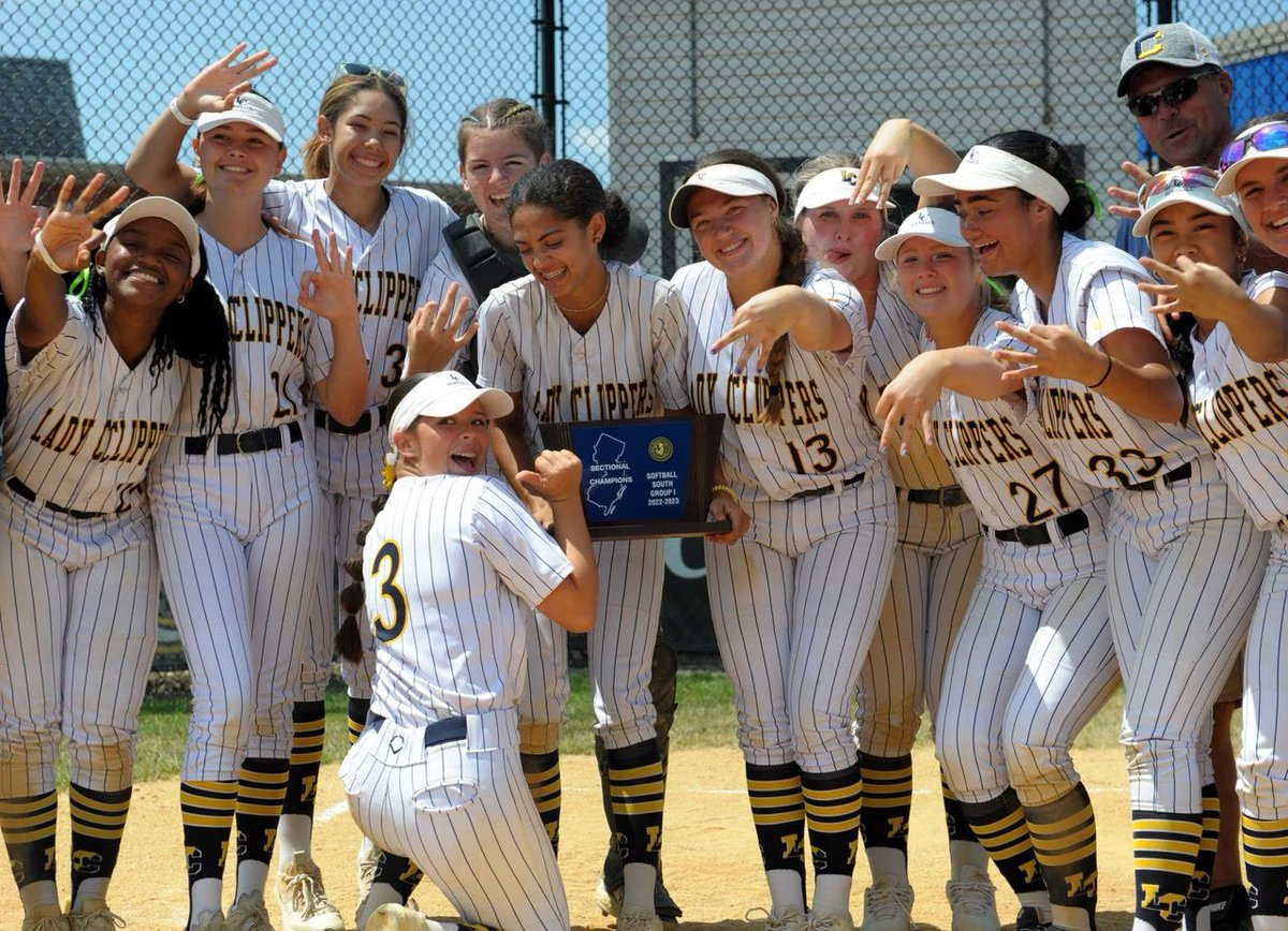 GiannaMuhaw2023's tweet photo. SJ GROUP 1 CHAMPIONS‼️‼️‼️❤️‍🔥❤️‍🔥❤️‍🔥💙💛⚓️ #3peat #statesnext https://t.co/jkUG3orbXg