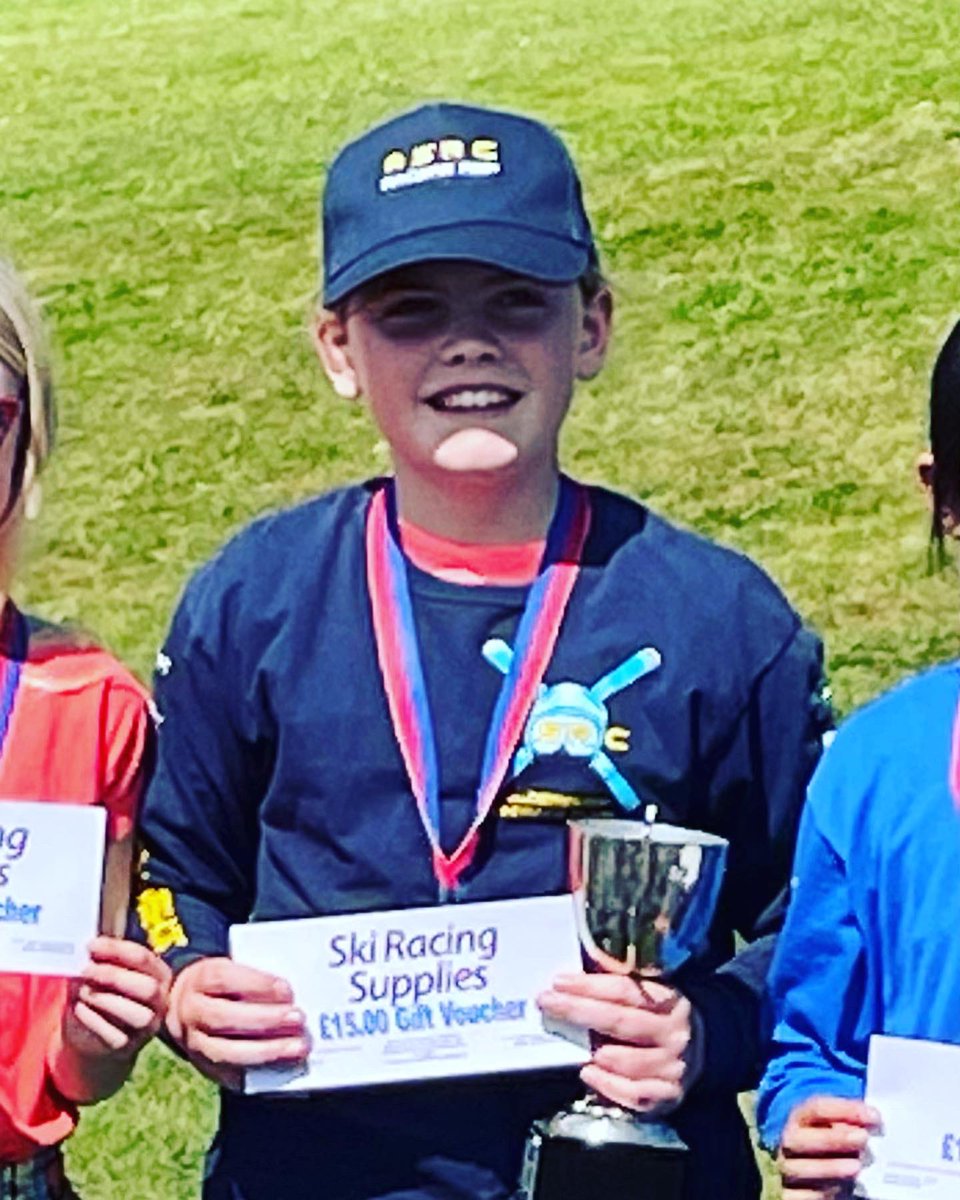 💥The Twin Peaks double header and The GBR Outdoor Series Ski Race 3 (of 5). Fir Park and Hill End 🏴󠁧󠁢󠁳󠁣󠁴󠁿. U12 Girls 🥇🥇for Jolie. <a href="/SurbitonSki/">Surbiton Ski Racing</a> <a href="/AldershotSRC/">AldershotSkiRaceClub</a> <a href="/SHSGirlsPrep/">SHS || Girls' Prep</a> <a href="/00evan/">Evan Welsh</a>