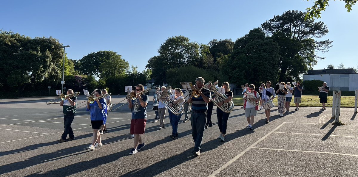 Mount Charles Band tweet media