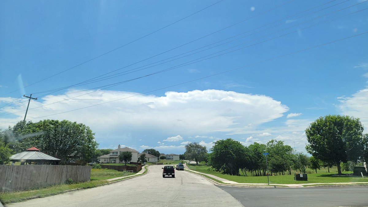 The Storm Chasing Guy on Twitter "Strong storms beginning to fire west
