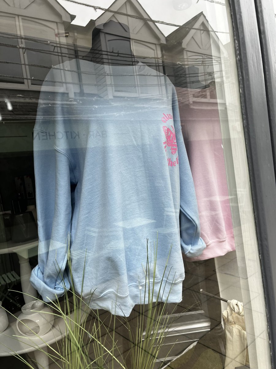 DandyIntrovert's tweet image. Always nice to see your work in a shop window, huge thanks to Sadie Pearl Boutique in #Grimsby for the awesome display! #LincsConnect #AbbeygateGrimsby #SupportTheMakers