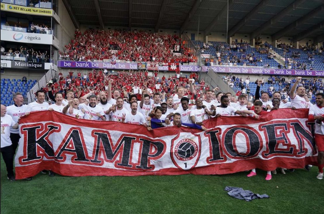 Oke toch nog eentje. Ik citeer de gezangen van de Club fans 2 weken geleden.. “ze worden nooit meer kampioen..”. Groetjes uit Deurne-Noord!