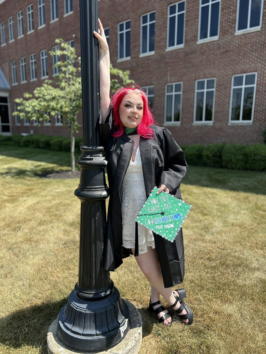 missylm's tweet photo. #wilmUGrad https://t.co/sxG7PVOCvV