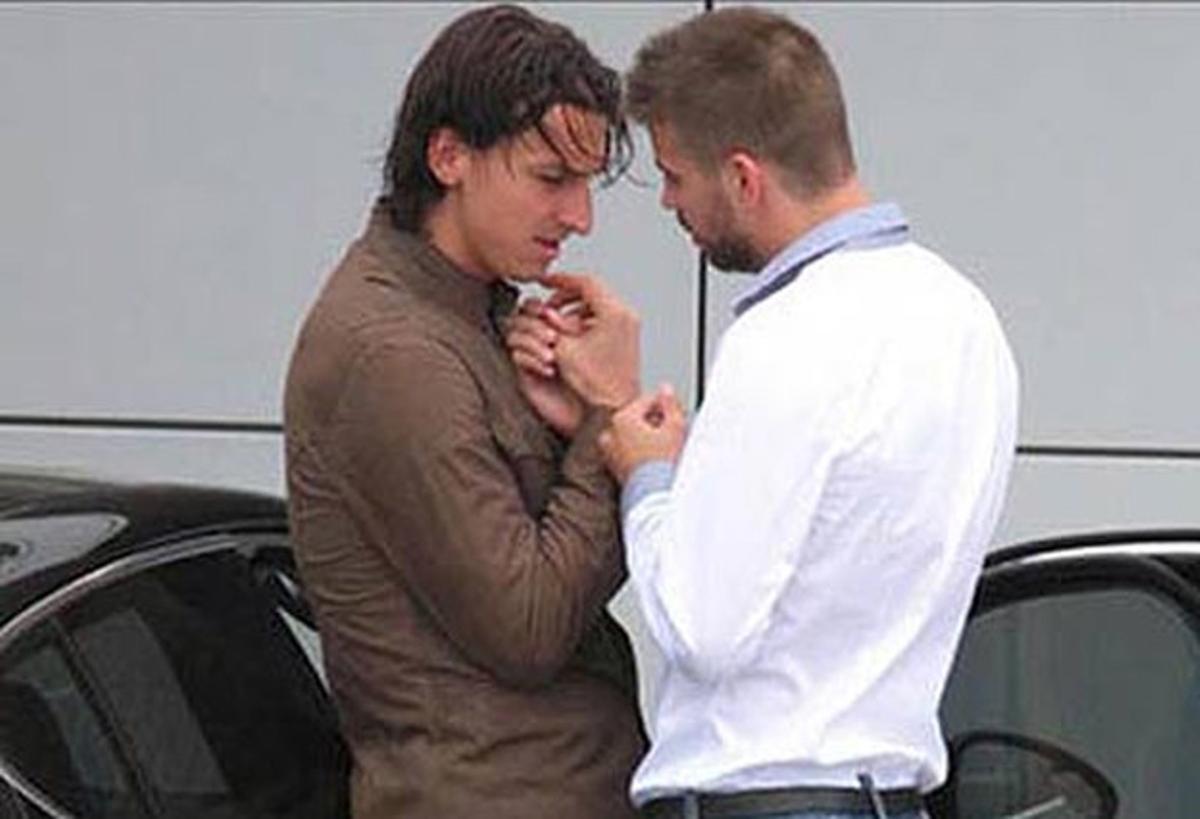 MalvadoElvis's tweet image. Yo solo espero el día, que haya una especie de entrevista o documental serio donde esté pana explique el contexto real de esta foto. Porque ajá...