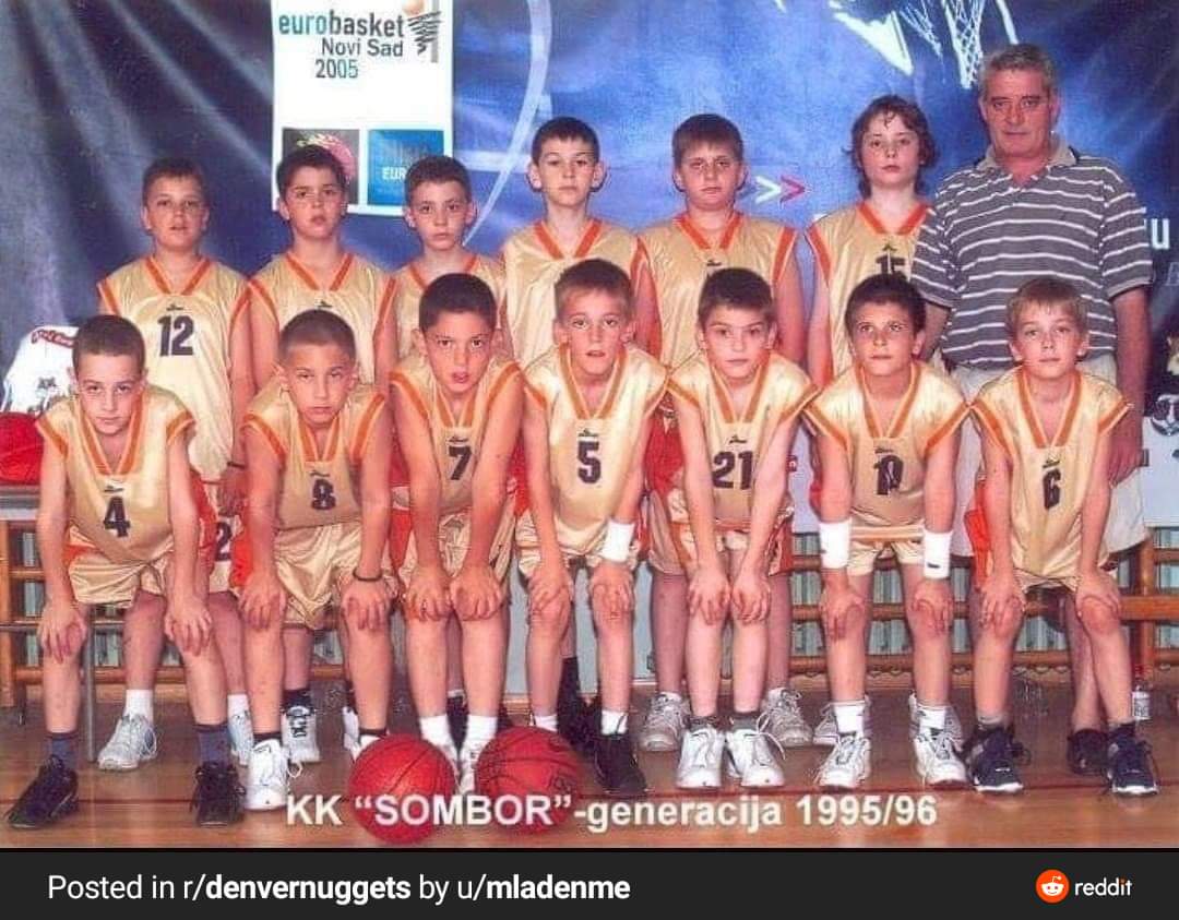 Spacenerd1313's tweet image. Can you spot the best basketball player on the planet in this photo?