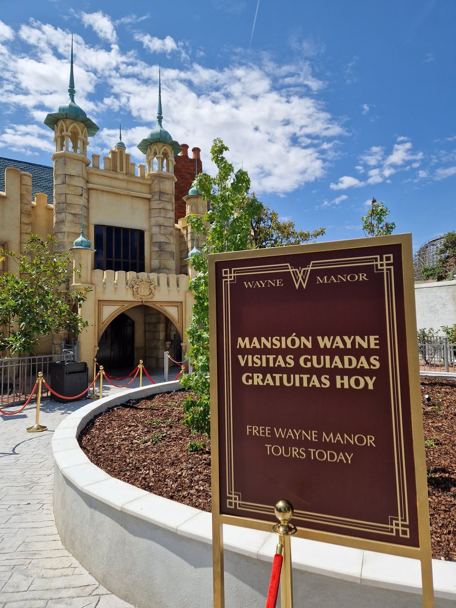 axelbordes's tweet image. Gotham Escape est surprenant de punch &amp;amp; est superbe malgré une fin en demi-teinte. La file d&apos;attente est à mon goût très jolie et aboutie malgré quelques rodages à faire. Un superbe projet qui redonne vie à Parque Warner Madrid, découvert la semaine dernière avec les copains.