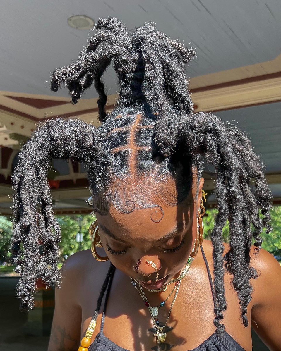 i cant stop admiring my locs