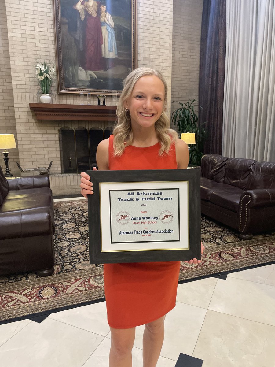 Congratulations <a href="/AnnaWoolsey5/">Anna Woolsey</a> on being named to the 2023 All Arkansas Track &amp; Field Team!!!