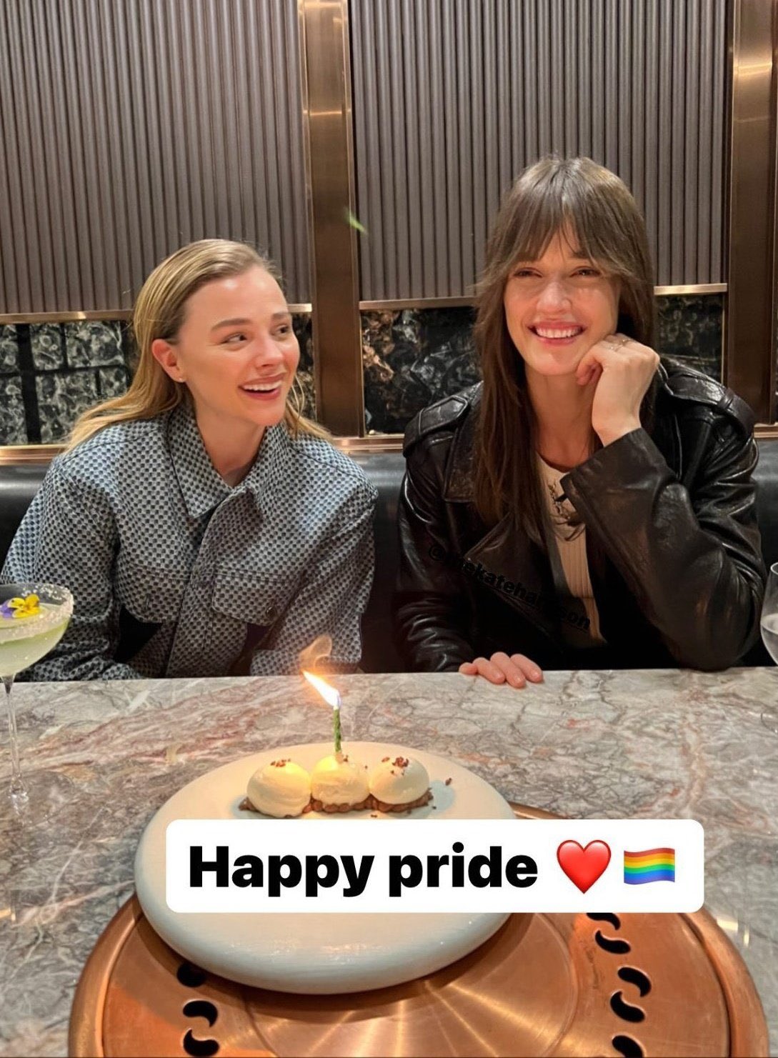 Chloë Grace Moretz & Kate Harrison (Happy New Year 2022, Instagram