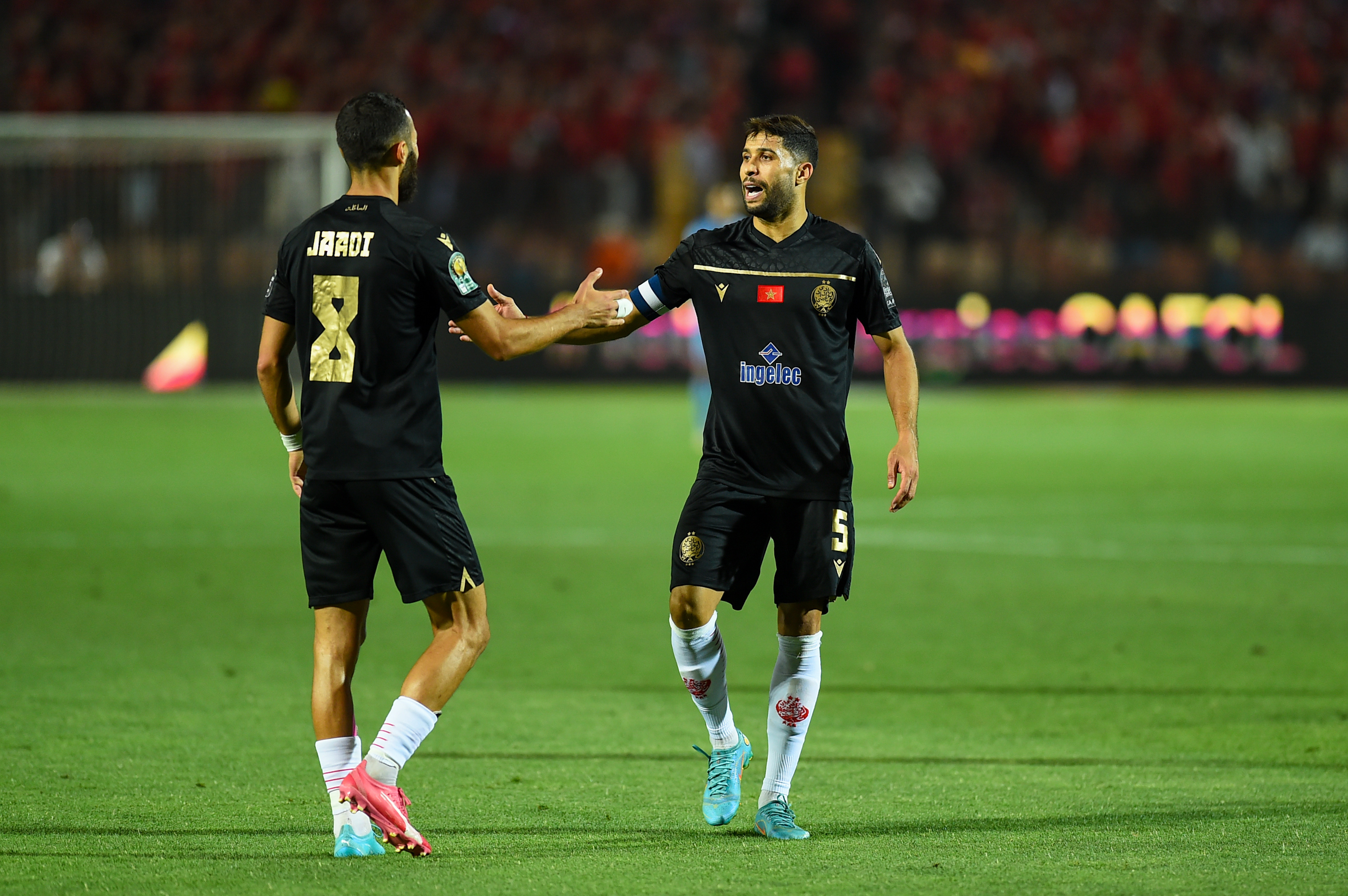 iDiski Times on Twitter: "𝗧𝗔𝗨 𝗦𝗖𝗢𝗥𝗘𝗦 𝗜𝗡 𝗖𝗔𝗙𝗖𝗟 𝗙𝗜𝗡𝗔𝗟 💥  Percy Tau was on the scoresheet as Al Ahly beat Wydad Athletic Club 2-1 in  the first leg of the CAF Champions