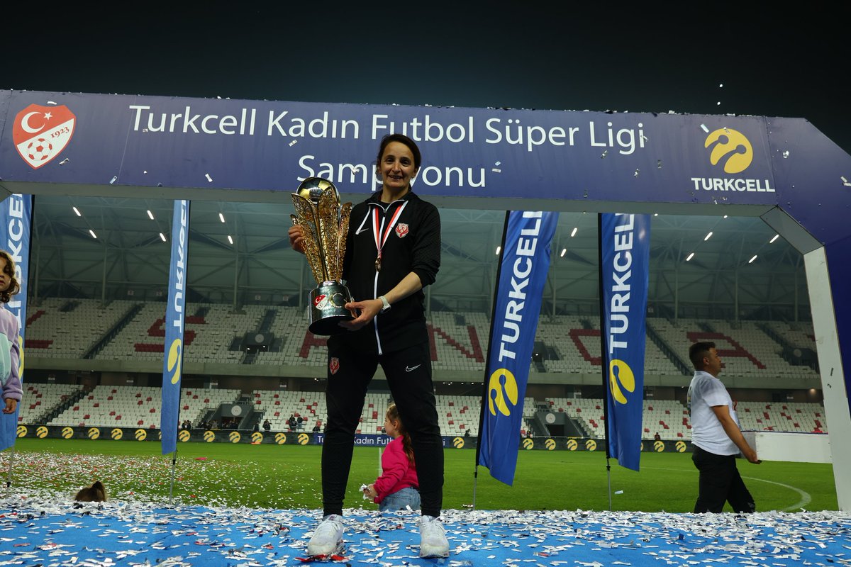 2022-2023 Türkcell Kadın Futbol Süper Ligi Şampiyonu ABB FOMGET 💪