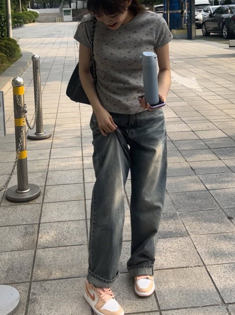 hourly chuu (@hourly_chuu) on Twitter photo 