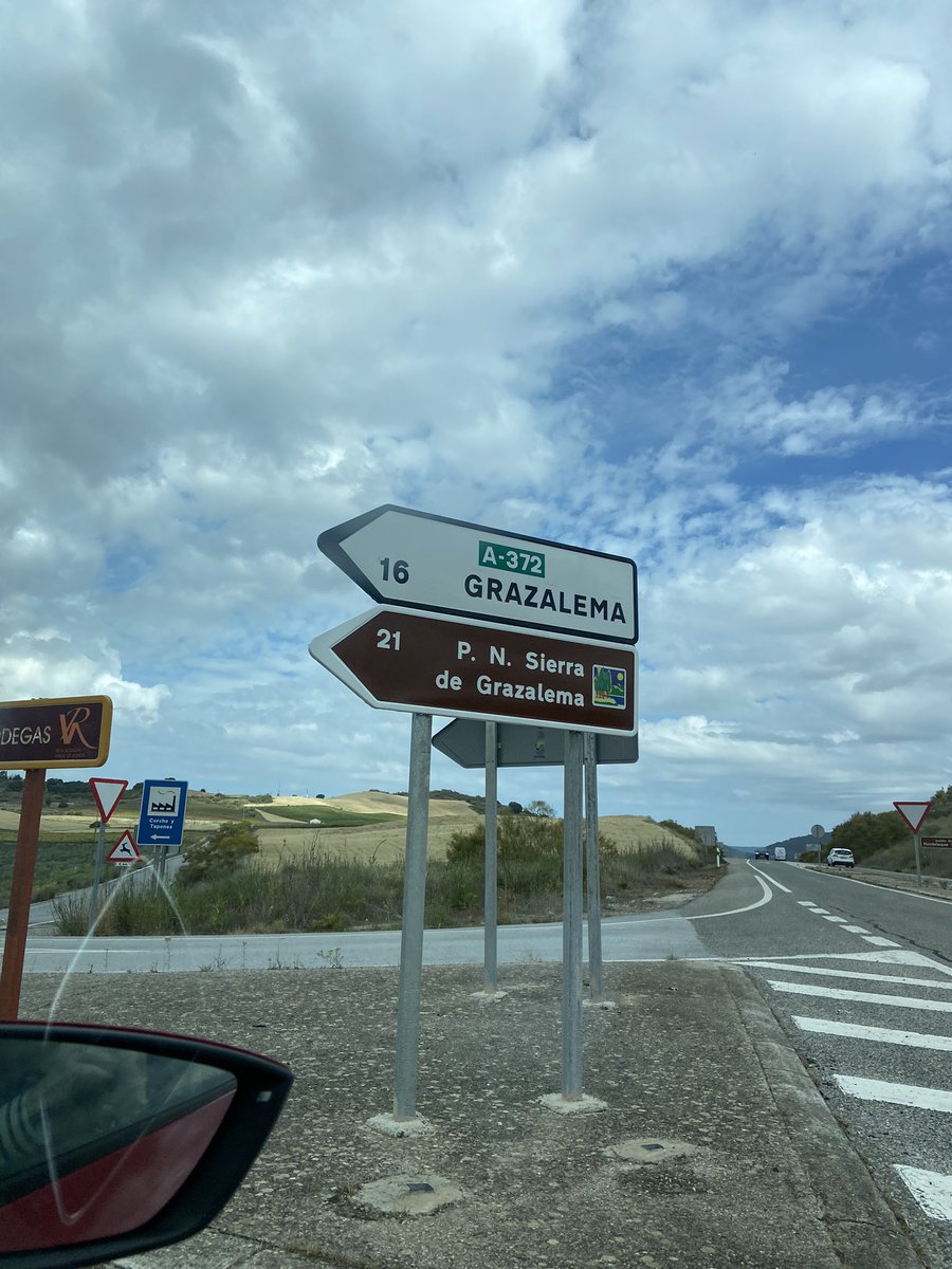 AnaFernandez_20's tweet photo. Me ha encantado conocer el lugar donde nació mi abuelo🥲❤️ Ojalá poder haber ido con el ✨ https://t.co/IKJpBj0Fqg